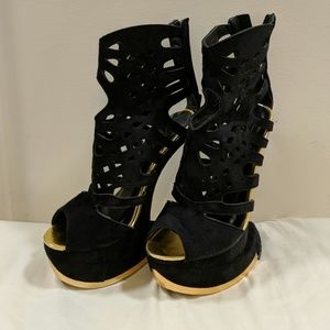Privileged J.C. Dossier Banet Black High Heels 5.5